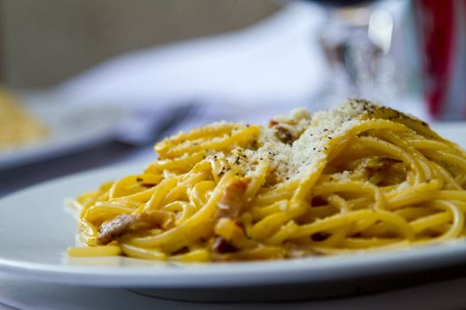 Espaguetis a la carbonara