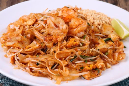 Pad thai de camarones
