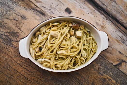 Pasta al pesto genoves