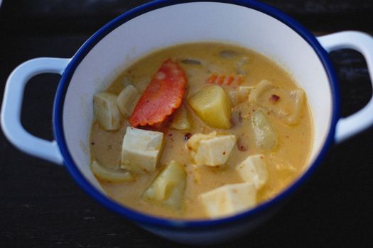 Curry rojo vegano de tofu