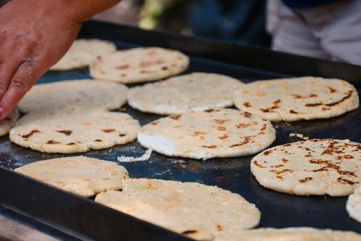 Pupusas de Queso con Loroco