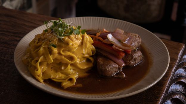 Lomo de cerdo a la mostaza