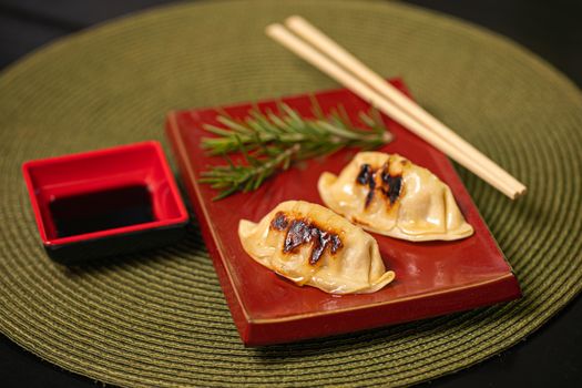 Gyozas de cerdo y col