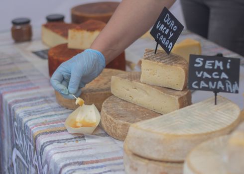 Crema de remolacha y queso de cabra
