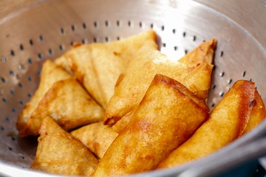 Samosas de Batata e Ervilha