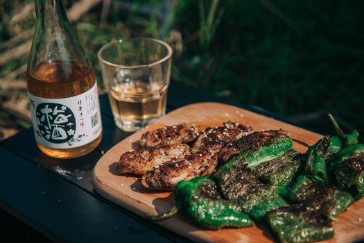 Enlatado de pimientos asados en aceite