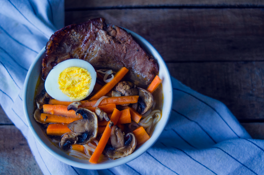 Ramen casero de cerdo