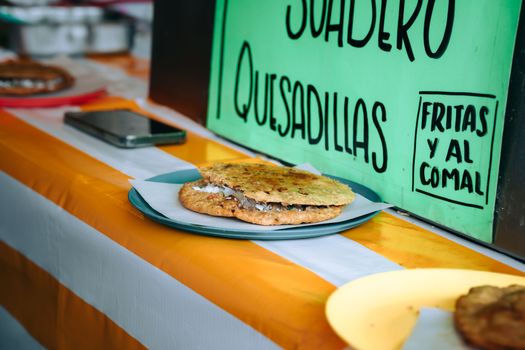 Quesadillas na Chapa com Flor de Abóbora