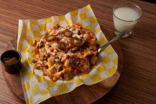 Nachos com Feijão e Queijo
