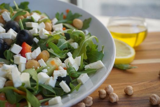 Salada de gravanco e atum
