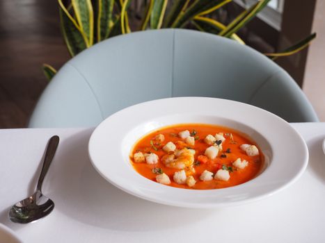 Sopa de calabaza y coco al curry