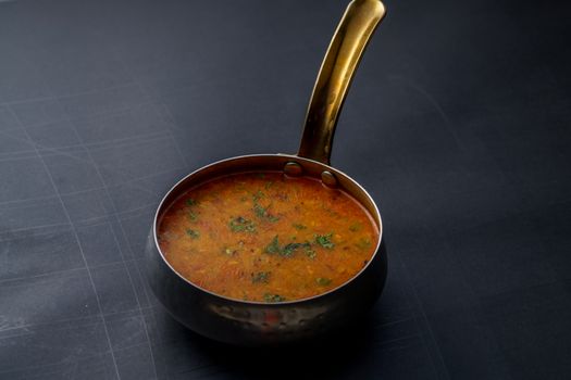 Dal de lentejas rojas
